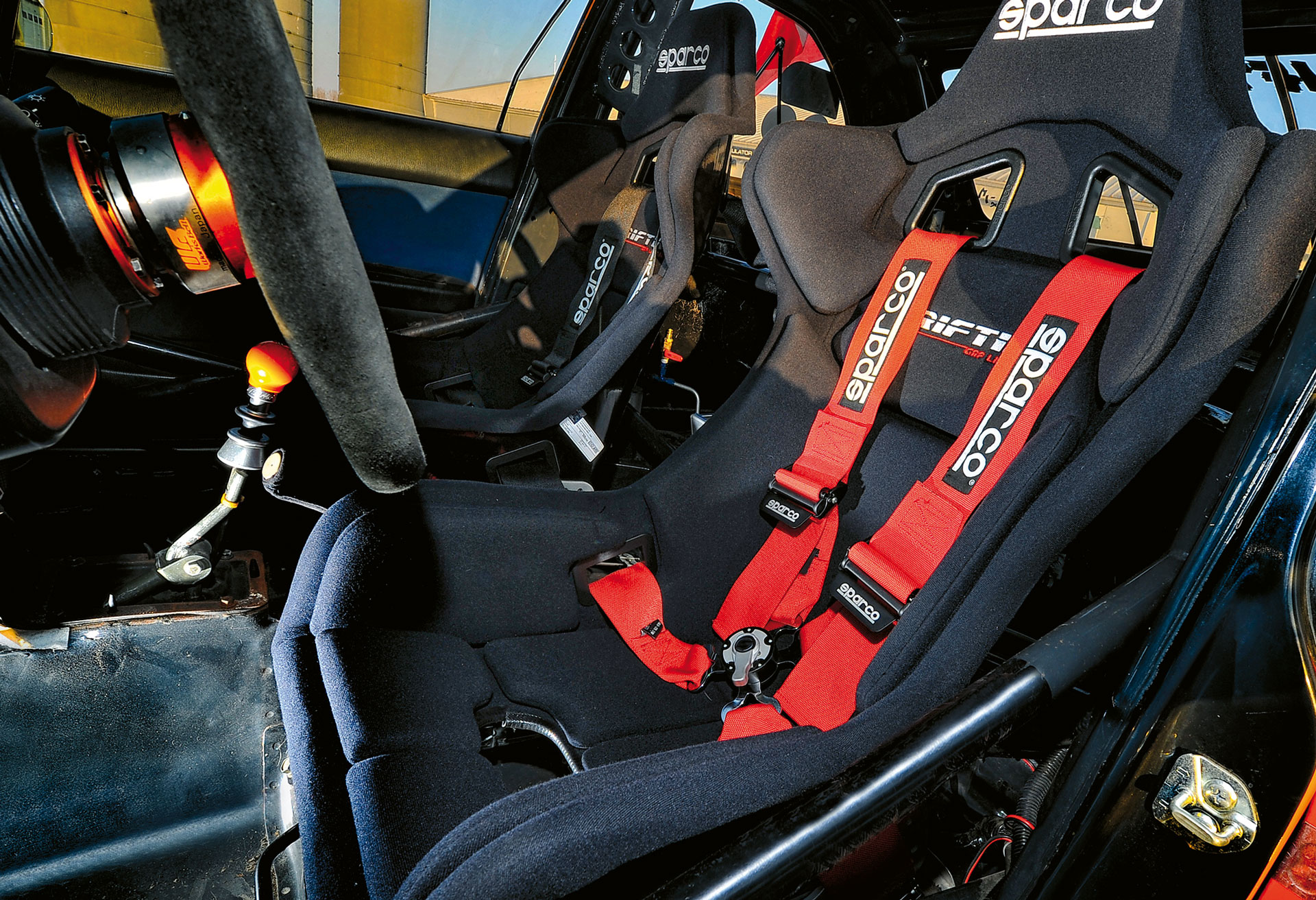 QQLADY 2 Stück Auto Gurtpolster Gurtschoner für Mitsubishi Pajero Sports,  Komfortable Kohlefaser Sicherheitsgurt Schulterpolster für Erwachsene  Kinder, Autozubehör Innenraum,B: : Auto & Motorrad